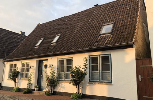 Schleswig Apartment | Vacation apartment "Fischerhuus Schleswig" - only 100 meters from the water
