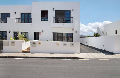La Santa Apartment | Vacation Apartment 'Fondeo' with Sea View, Balcony and Wi-Fi