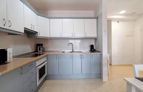 Chayofa Apartment | Vacation Apartment 'Isabel Vista Sur' with Sea View, Shared Pool and Wi-Fi