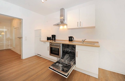 Bensersiel Apartment | Vacation apartment Kleine Robbe - Haus Kunterbunt