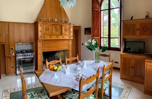 Foligno Apartment | Vacation Apartment La Dimora del Musicista with Mountain View, Wi-Fi & Garden