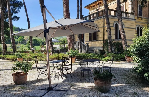 Foligno Apartment | Vacation Apartment La Dimora del Musicista with Mountain View, Wi-Fi & Garden