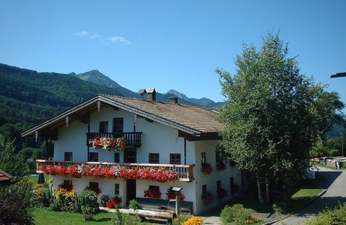 Bergen Apartment | Vacation apartment on a farm with 2 bedrooms and covered balcony
