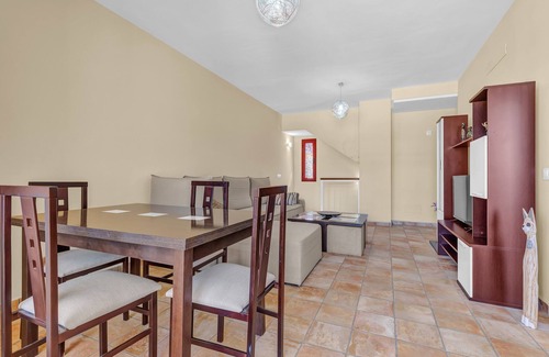 Morro Jable Apartment | Vacation Apartment 'Precioso Triple En Jandía Beach' with Sea View, Shared Pool and Wi-Fi