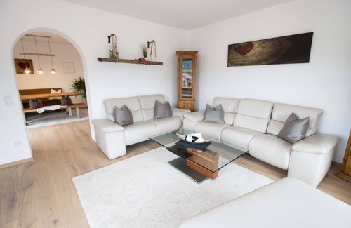 Bibelod Apartment | Vacation apartment "Rauschbergblick" with balcony, two bedrooms, dogs welcome
