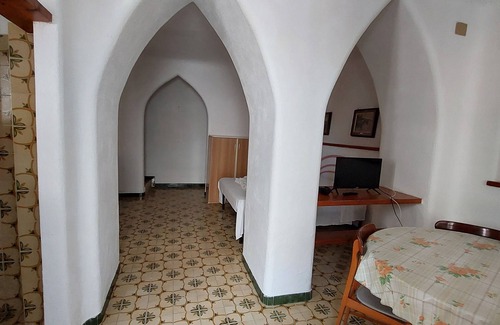 Succhivo Apartment | Vacation apartment sleeps 6 just 50 meters from Chiaia beach