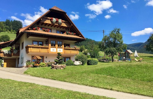Haslachsimonswald Apartment | Vacation apartment Talblick