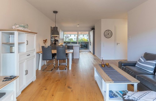 Zentrum Apartment | Vacation apartment "Theos Garten" in Husum for up to 4 people