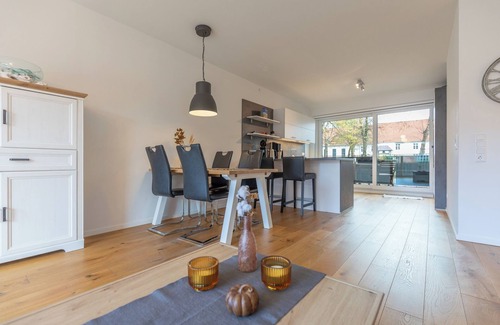 Zentrum Apartment | Vacation apartment "Theos Garten" in Husum for up to 4 people
