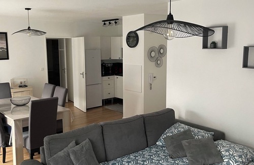 Saint-Jouan-des-Guerets Apartment | Vacation apartment with parking