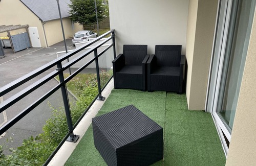 Saint-Jouan-des-Guerets Apartment | Vacation apartment with parking