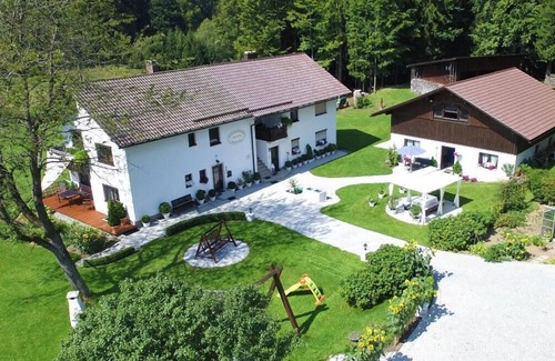 Hohenau Apartment | Vacation apartment with large west-facing balcony