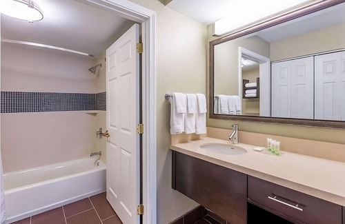 Highlands - Perkins Hotel | Vacation At its Finest! 3 Comfortable Units, Near Enchanted Forest, Pet-Friendly
