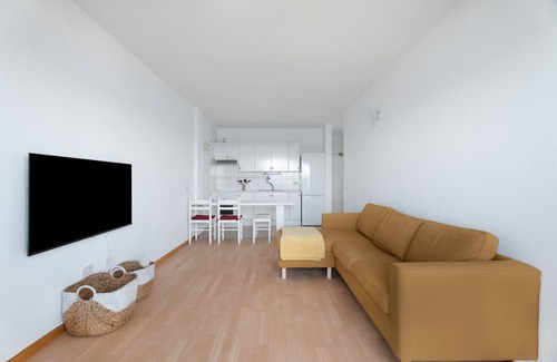 Bajamar Apartment | Vacation 'Bajamar Seaview' with Sea View, Shared Pool and Wi-Fi