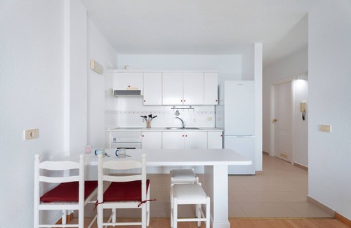 Bajamar Apartment | Vacation 'Bajamar Seaview' with Sea View, Shared Pool and Wi-Fi