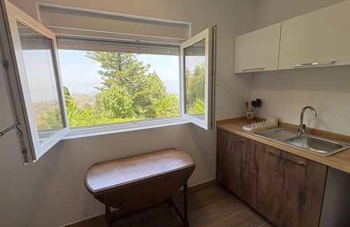 Los Portales Apartment | Vacation 'Bastion Del Drago - 7' with Mountain View, Shared Terrace and Wi-Fi