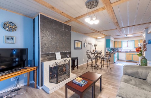 Walden on Lake Conroe Condo | Vacation condo next to the marina and two parks.nEnglish and Mandarin speaking