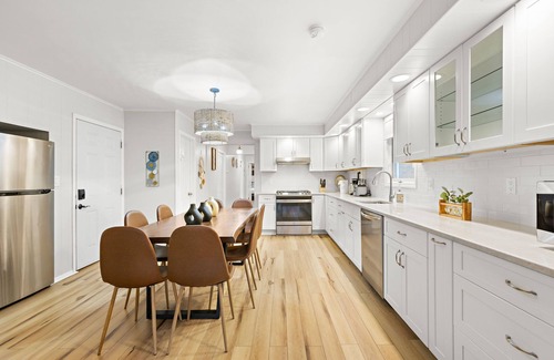 Jersey City Apartment | Vacation Duplex Home Near NYC and Airport– with Movie Theater and Gym