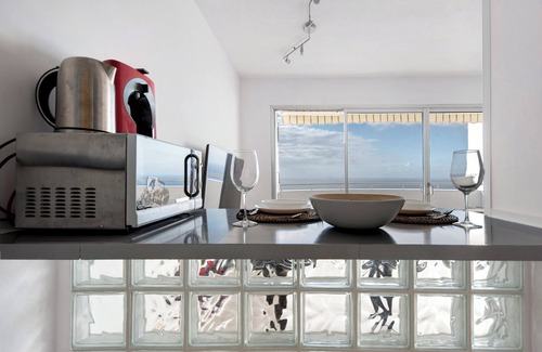 Puntillo del Sol Apartment | Vacation Home 'Balcon al Mar' with Sea View & Wi-Fi