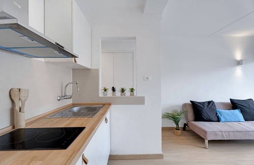 El Madronal Apartment | Vacation Home "Playa Honda" close to the Sea with Shared Pool & Wi-Fi