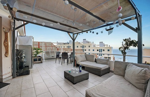 Acoran House | Vacation Home 'Bahía Del Amanecer' with Sea View, Private Terrace and Wi-Fi