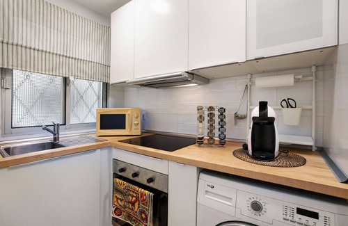 Santa Cruz de Tenerife Apartment | Vacation Apartment 'El Rinconcito De Villalba Hervás' with Balcony, Wi-Fi and Air Conditioning