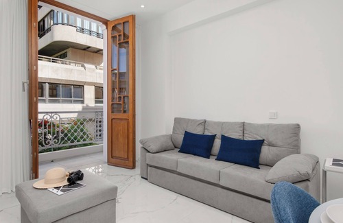 Santa Cruz de Tenerife Apartment | Vacation Apartment '22 Duplex' with Sea View, Wi-Fi and Air Conditioning