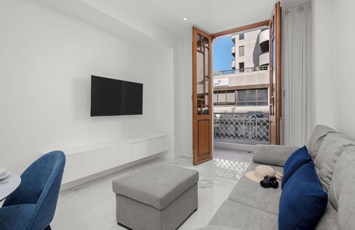Santa Cruz de Tenerife Apartment | Vacation Apartment '22 Duplex' with Sea View, Wi-Fi and Air Conditioning