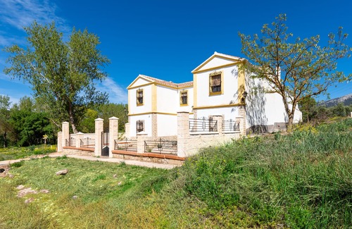 Villanueva del Rosario House | Vacation Home "Villa Hache" with Mountain View, 2 Private Terraces & Wi-Fi