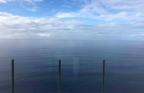 Los Realejos Apartment | Vacation 'Exclusive Views On Top Of The Ocean' with Sea View, Private Terrace and Wi-Fi