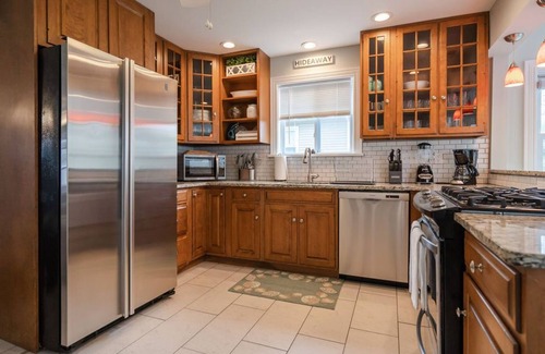 Cape May Court House House | Vacation & feel at home in this renovated 1880 farmhouse