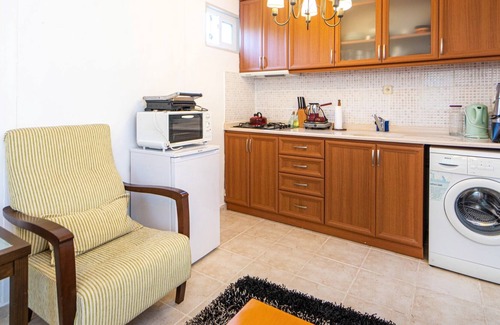 Koycegiz Apartment | Vacation Flat w Garden Patio BBQ in Dogusbelen