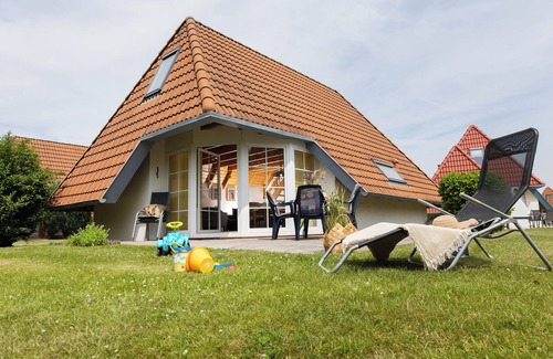 Dorumer Neufeld House | Vacation home Westertill 10 next to the playground and family-friendly.