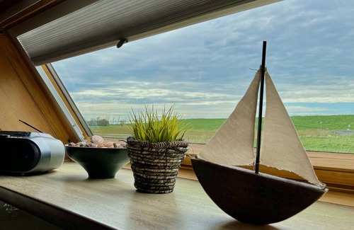 Wremen House | Vacation home Sprenger HA 11, sunny and family-friendly.