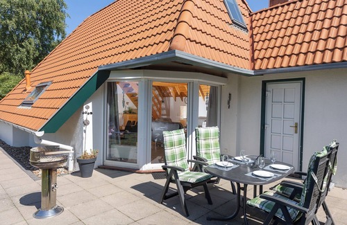 Wremen House | Vacation home Sprenger HA 11, sunny and family-friendly.