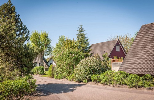 Dorumer Neufeld House | Vacation home Tegeler Rinne 6. close to the beach and cozy
