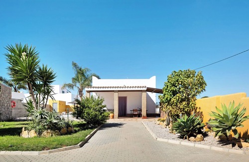 Conil de la Frontera House | Vacation Home "Casa La Vigía" with Private Pool, Private Terraces & Wi-Fi