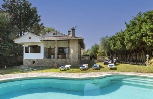 Can Carbonell House | Vacation home Izan in Caldes de Malavella - 6 persons, 3 bedrooms