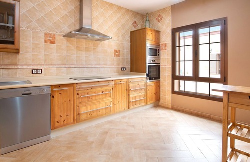 Puerto del Rosario House | Vacation Home 'Casa Alfonsa' with Mountain View, Garden & Wi-Fi