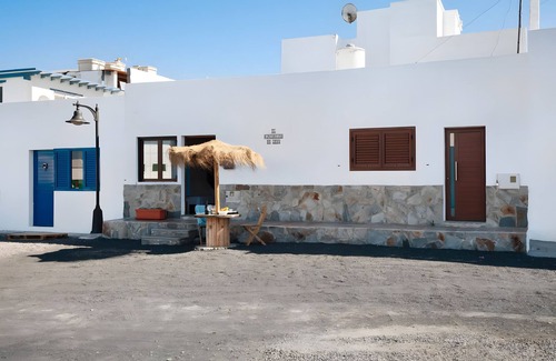 El Golfo House | Vacation Home '2' with Wi-Fi and Air Conditioning