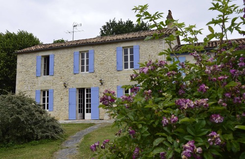 Bouglon House | Vacation home 8/10 pers with swimming pool May to September