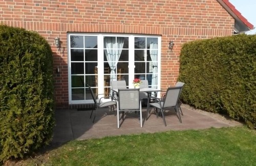Norden House | Vacation home (85sqm) for 5 people and dog with fireplace and large garden
