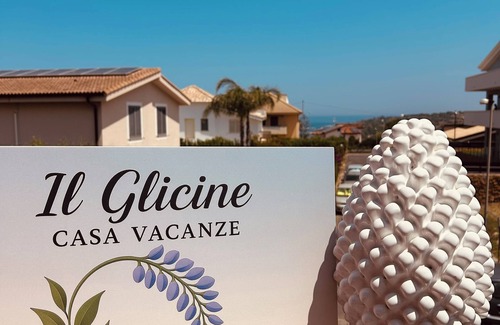 Brucoli House | Vacation home a stone's throw from the sea. Ideal for families, couples and groups of friends