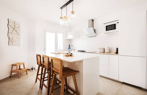 El Cotillo House | Vacation Home 'Amura House' with Private Garden, Balcony and Wi-Fi