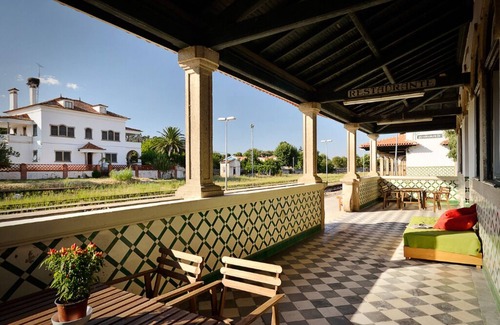 Beira House | Vacation home and century-old train station in the Natural Park.