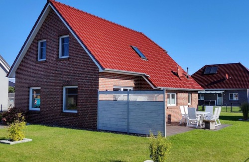 Wangerland House | Vacation home at the Wangermeer, 3 bedrooms up to 8 pers. charging station/wallbox