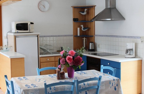 Plozevet House | Vacation home between sea and countryside