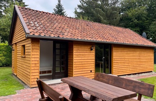 Wiefelstede House | Vacation home "Blockhaus am Waldrand" - vacation home, shower and bath, WC