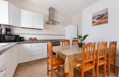 Pajara House | Vacation Home 'Buganvilla' with Sea View and Wi-Fi