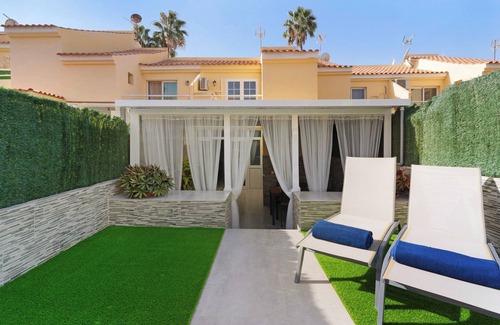 Sonnenland House | Vacation Home "Bungalow Sonemar Paradise" with Shared Pool & Wi-Fi